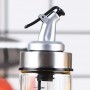 Recipient gradat din sticlă pentru ulei și oțet – 300 ml, cu dozator precis din metal. Transparent.
