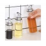 Recipient gradat din sticlă pentru ulei și oțet – 300 ml, cu dozator precis din metal. Transparent.