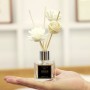 Difuzor de aromă cu bețișoare, parfum de crin, 50 ml – eleganță și prospețime pentru casa ta