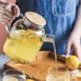 Ceainic din sticlă termorezistentă 1800 ml cu capac din bambus culoarea nucului, filtru tip sită, transparent,capac aspect lemn natural